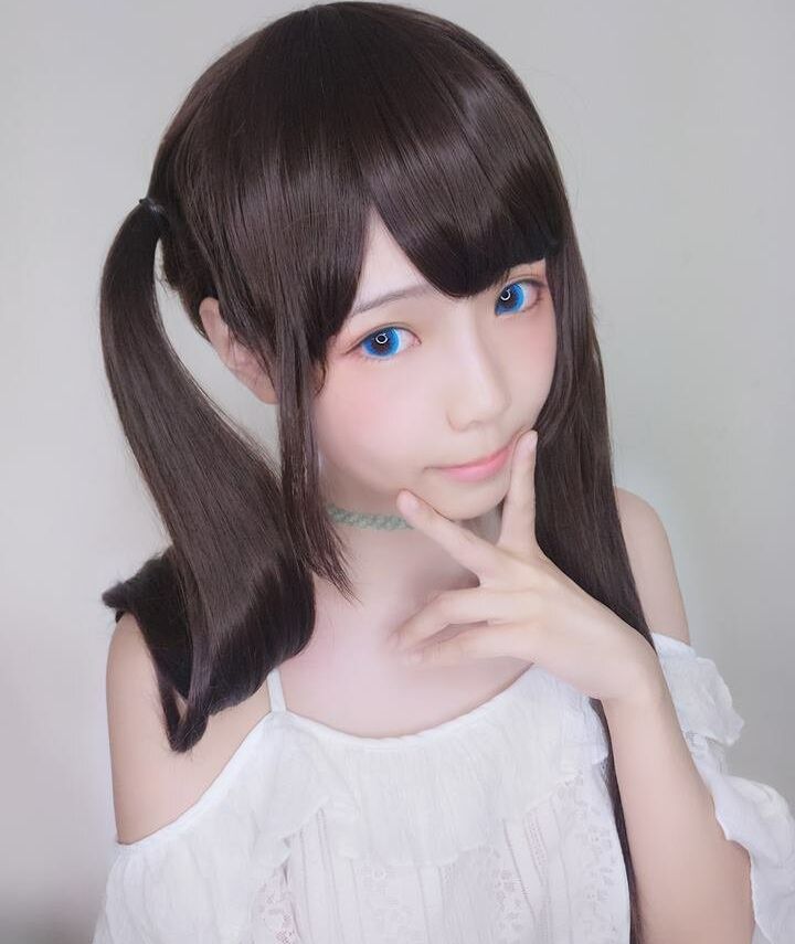 Eeelyeee nackt #108272936