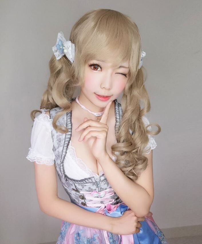 Eeelyeee nackt #108272937