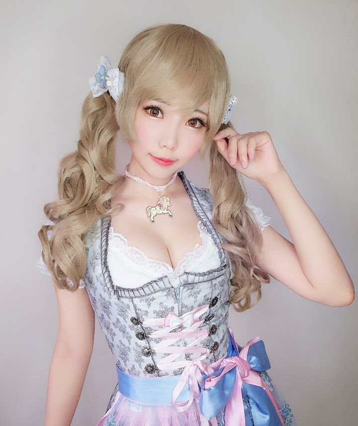 Eeelyeee nackt #108272938