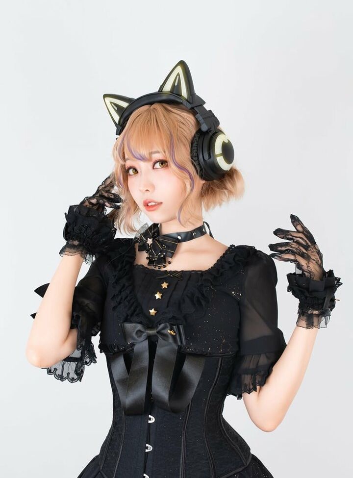 Eeelyeee nackt #108272947