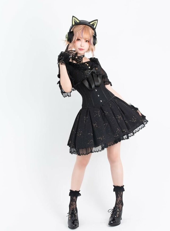 Eeelyeee nackt #108272948