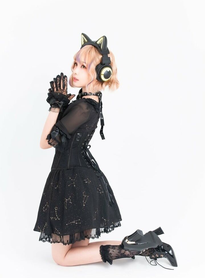 Eeelyeee nackt #108272949