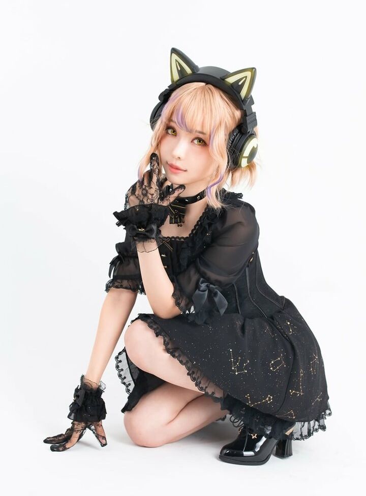 Eeelyeee nackt #108272951