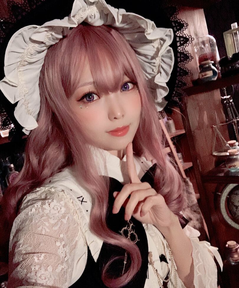 Eeelyeee nackt #108272952