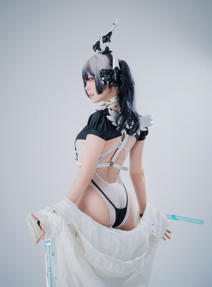 Eeelyeee nackt #108272961