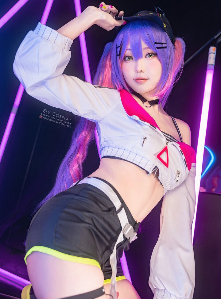 Eeelyeee nackt #108272970