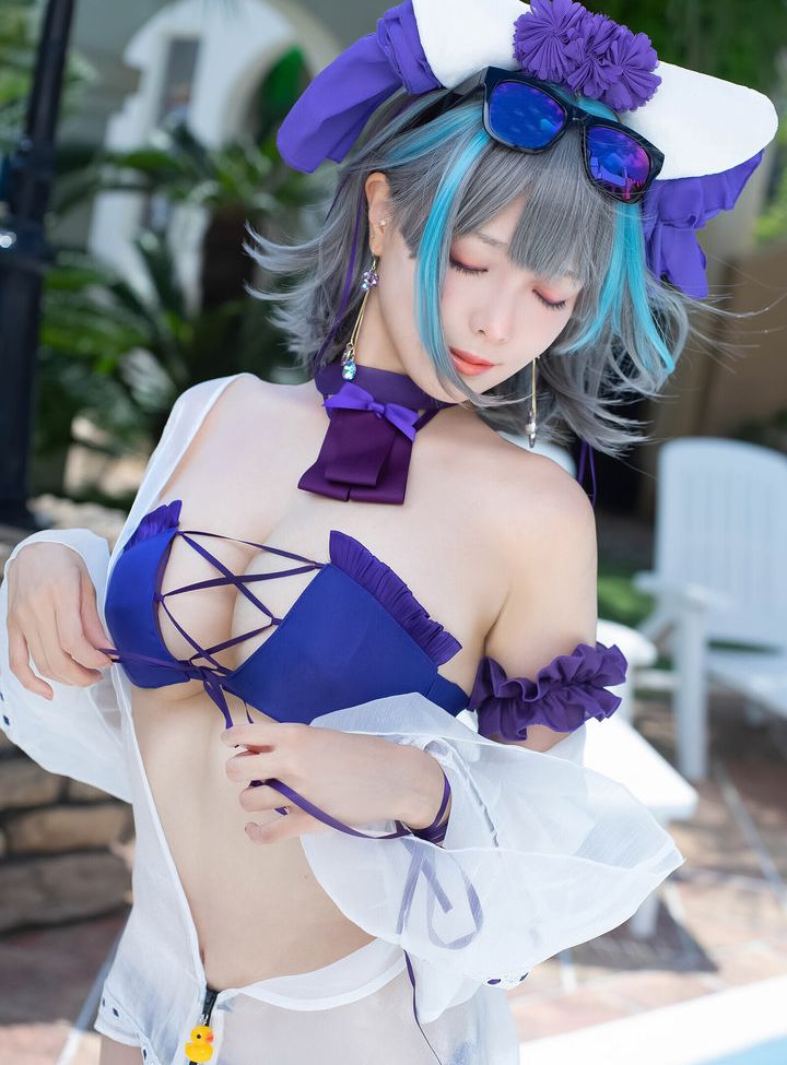 Eeelyeee nackt #108273065