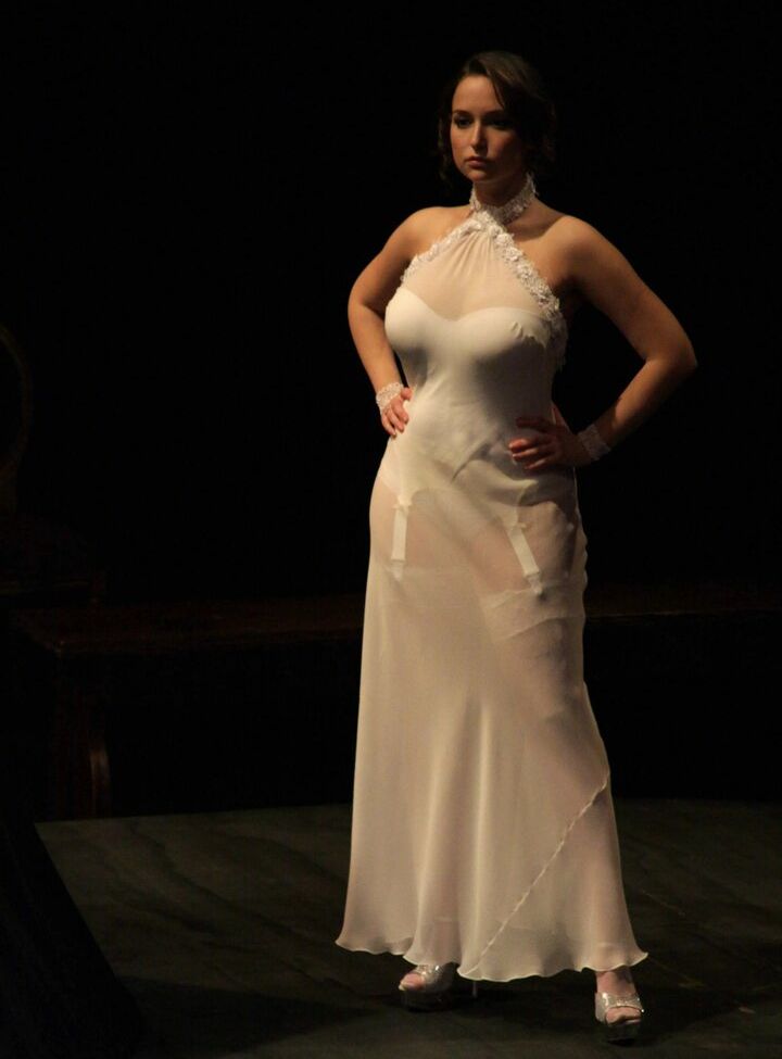 Milana Vayntrub nackt #108889119