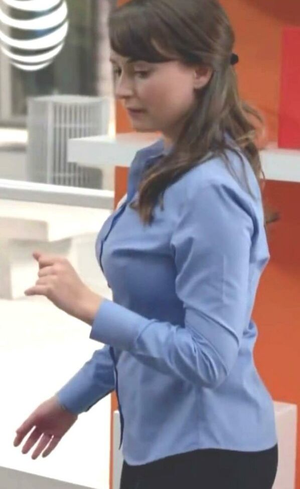 Milana Vayntrub nackt #108889163