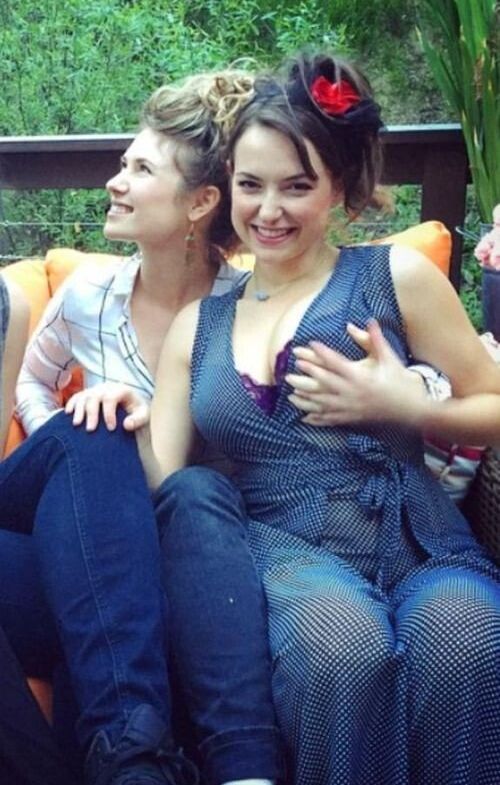 Milana Vayntrub nackt #108889232