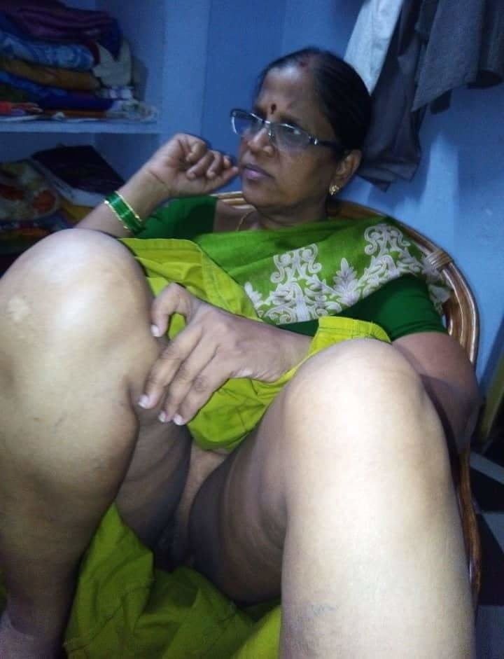 Indian sexy granny gros seins
 #81106157