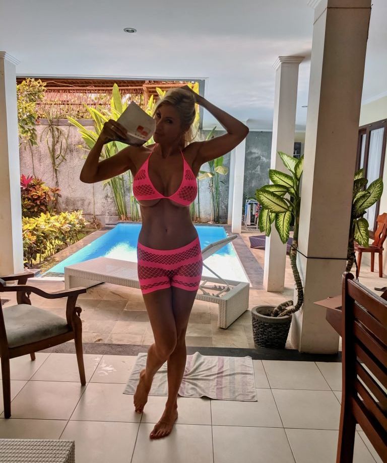 Puma Swede desnuda #109419306