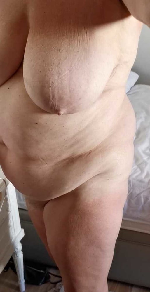 De milf à gilf avec des matures entre les deux 200
 #100654337