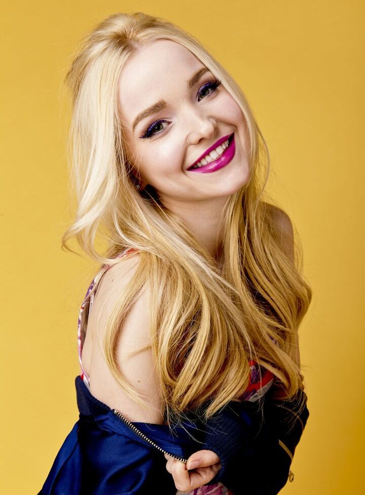 Dove Cameron nackt #108012385