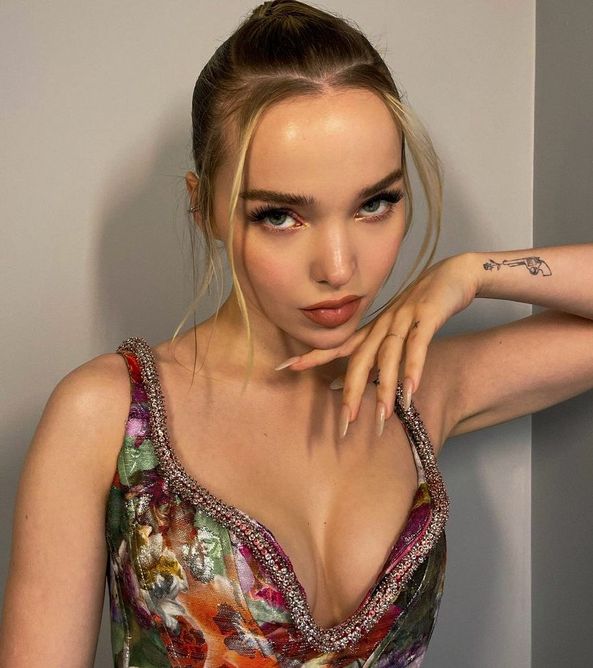 Dove Cameron nackt #108012495