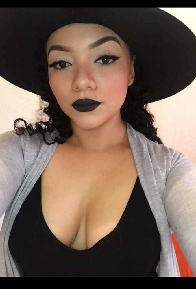 Milf en bikini tanga rica chichona caliente heiß rasiert mama
 #99799260