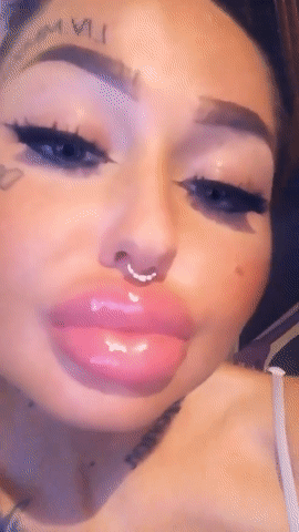 頭の悪い女の子はセクシーなのか？
 #95131683