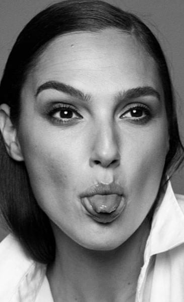 Gal gadot
 #94082539