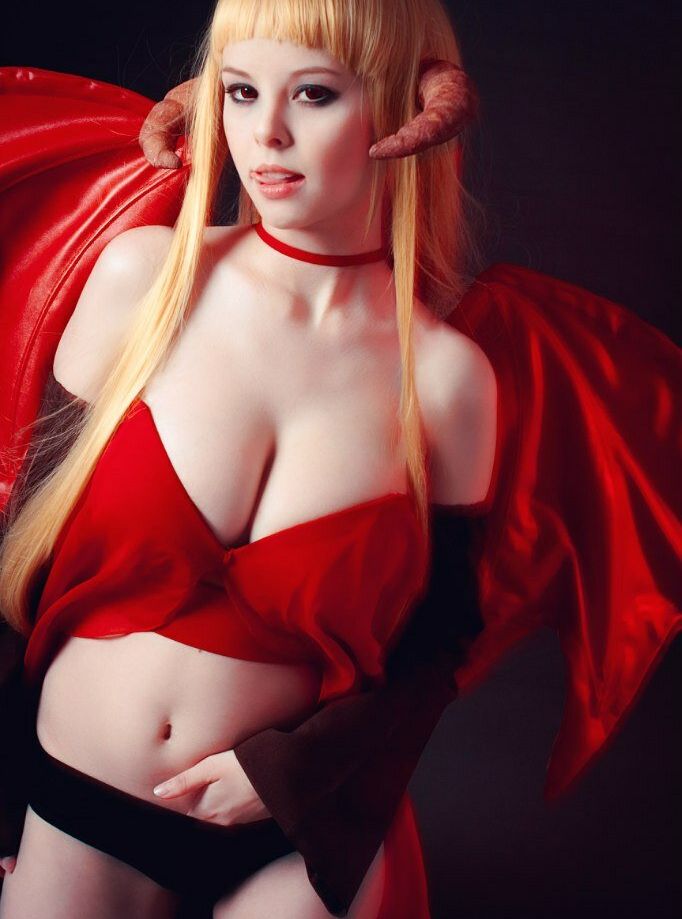 Disharmonica desnuda #107562420