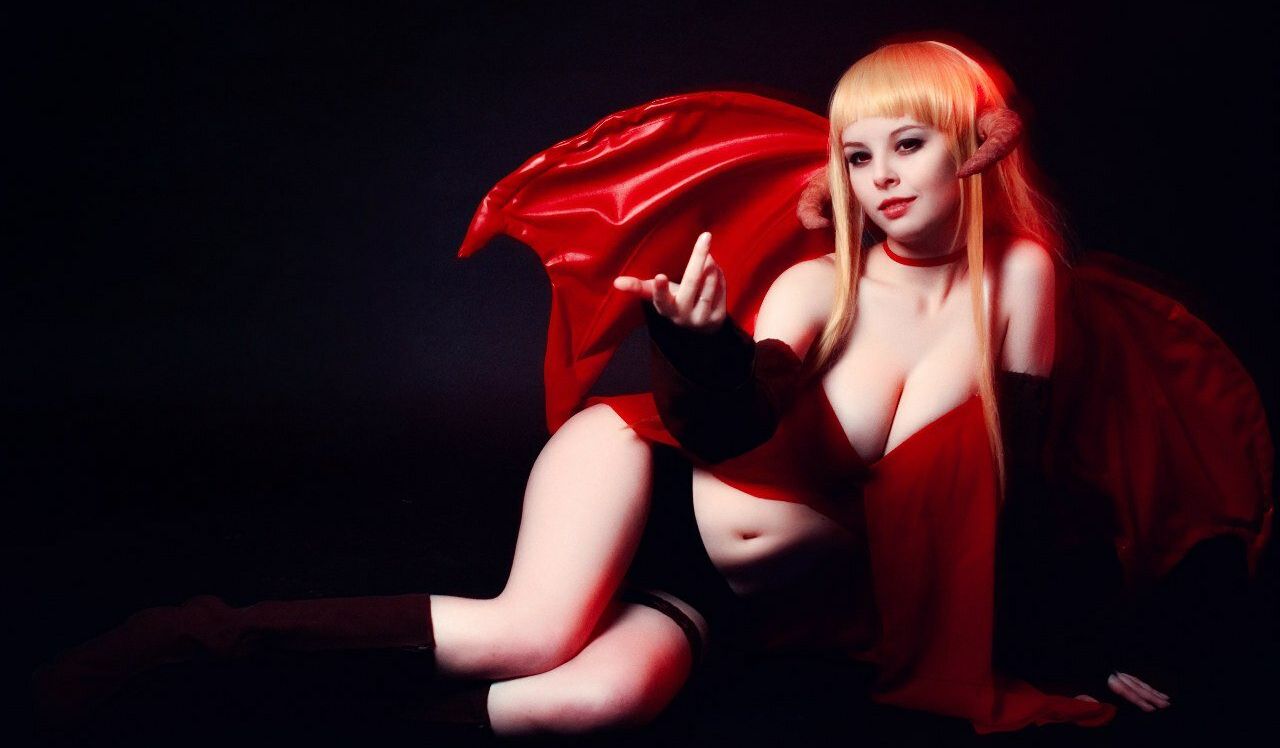Disharmonica desnuda #107562422