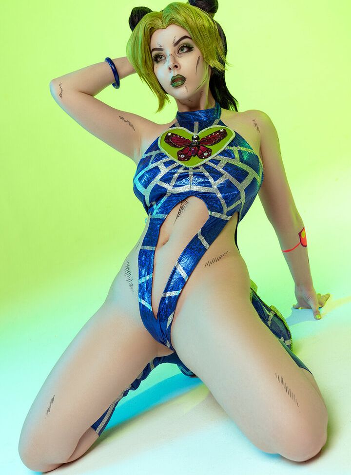 Disharmonica desnuda #107562916