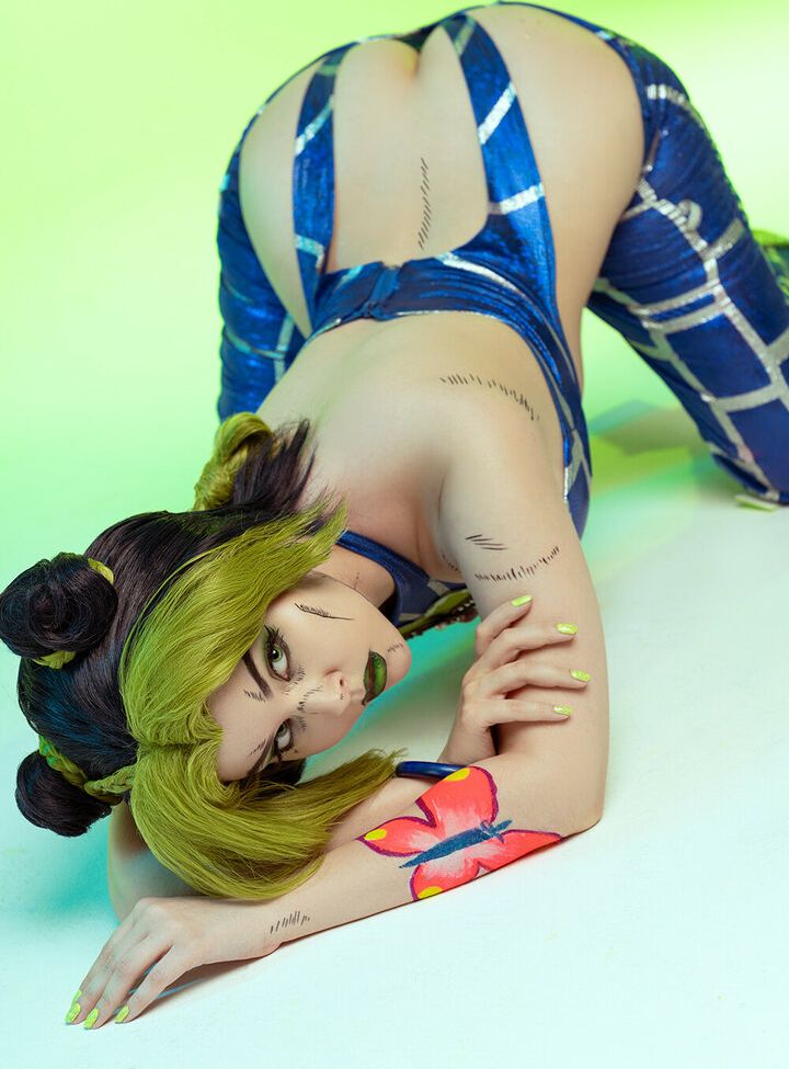 Disharmonica desnuda #107562920