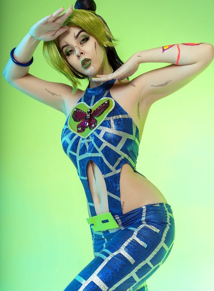 Disharmonica desnuda #107563183