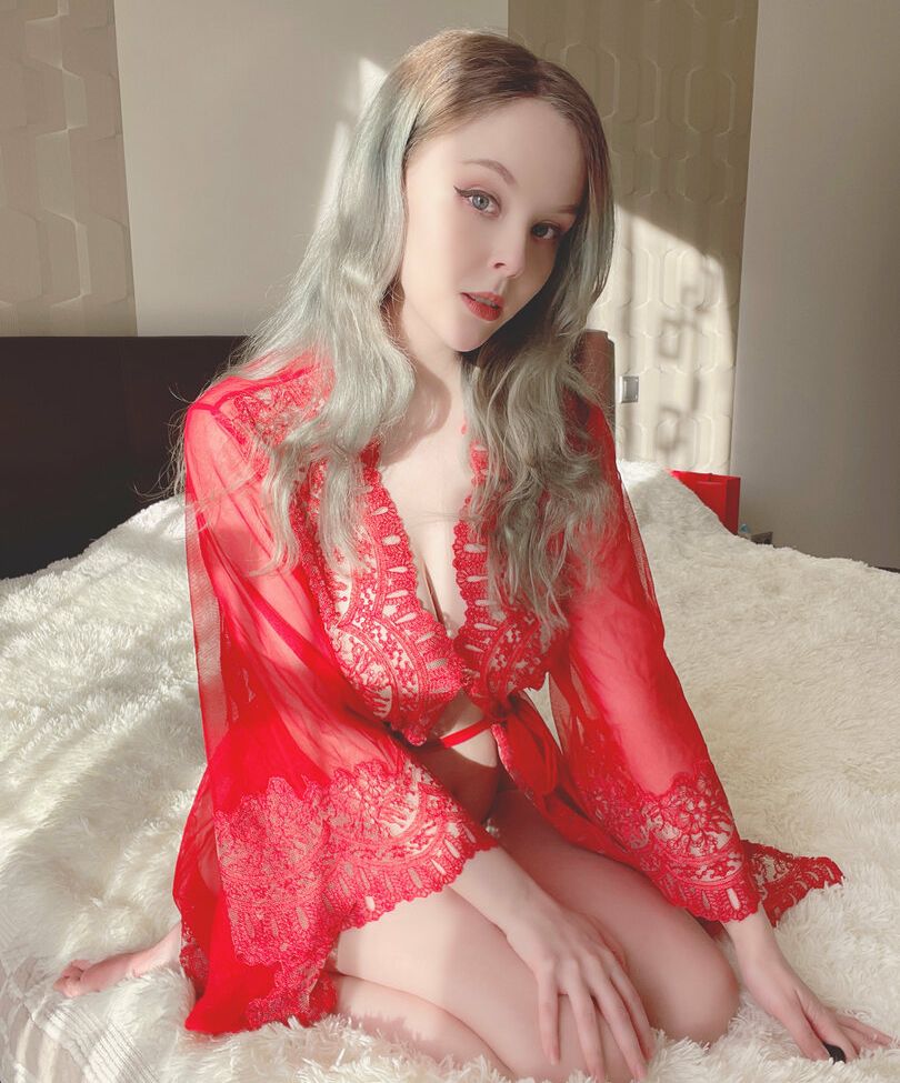 Disharmonica desnuda #107563369