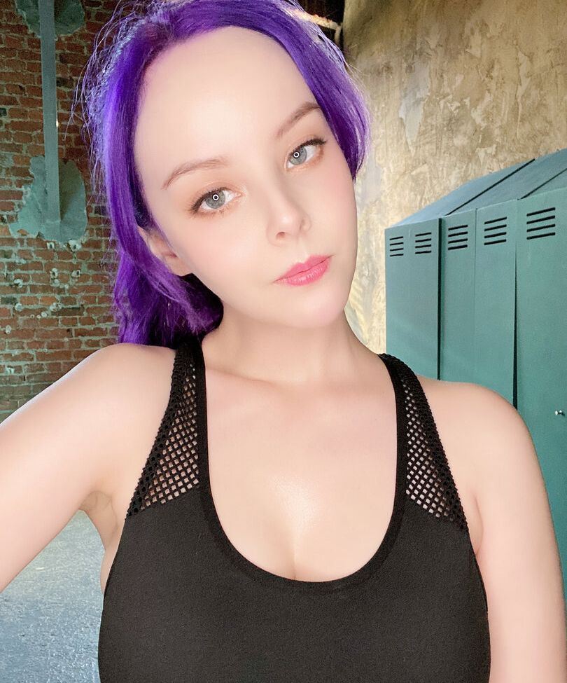 Disharmonica desnuda #107564876