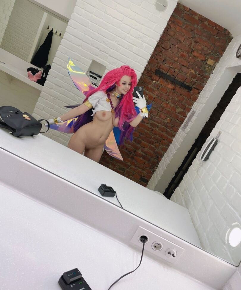 Disharmonica desnuda #107565157