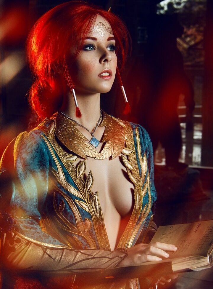 Disharmonica desnuda #107565560