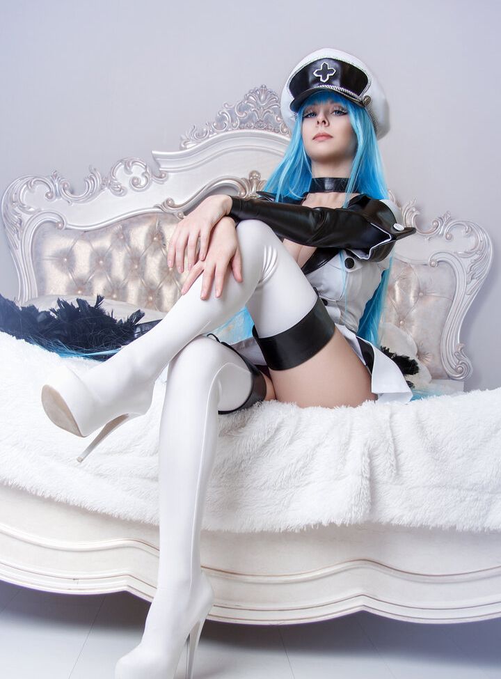 Disharmonica desnuda #107565686