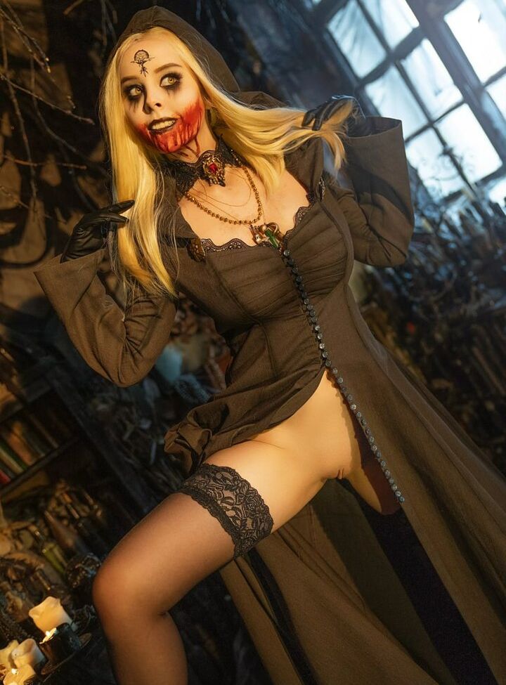 Disharmonica desnuda #107566224