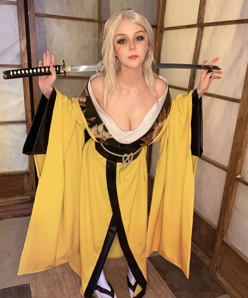 Disharmonica desnuda #107566332