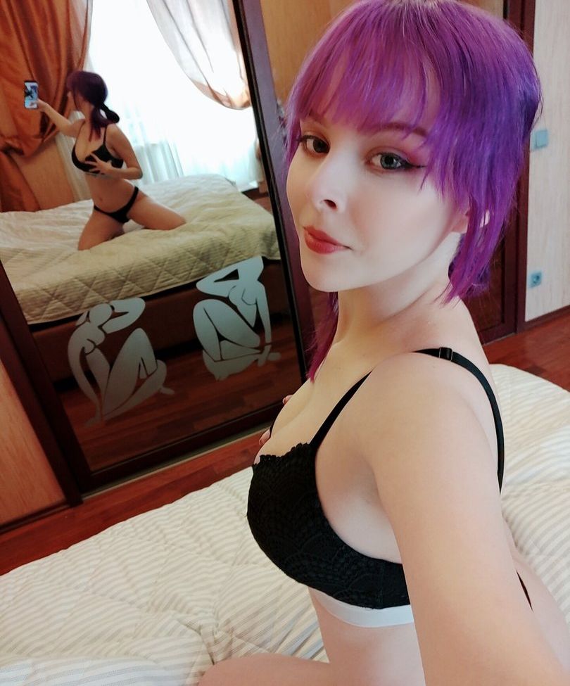 Disharmonica desnuda #107567208