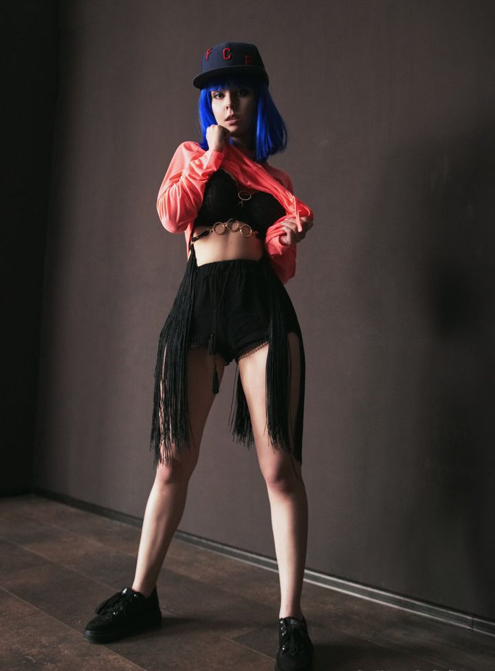 Disharmonica desnuda #107567485