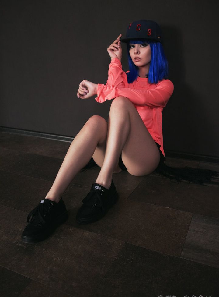 Disharmonica desnuda #107567486