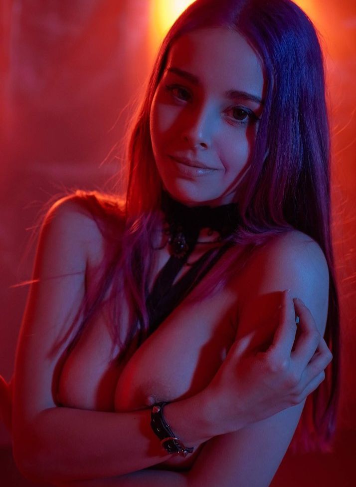 Disharmonica desnuda #107567516
