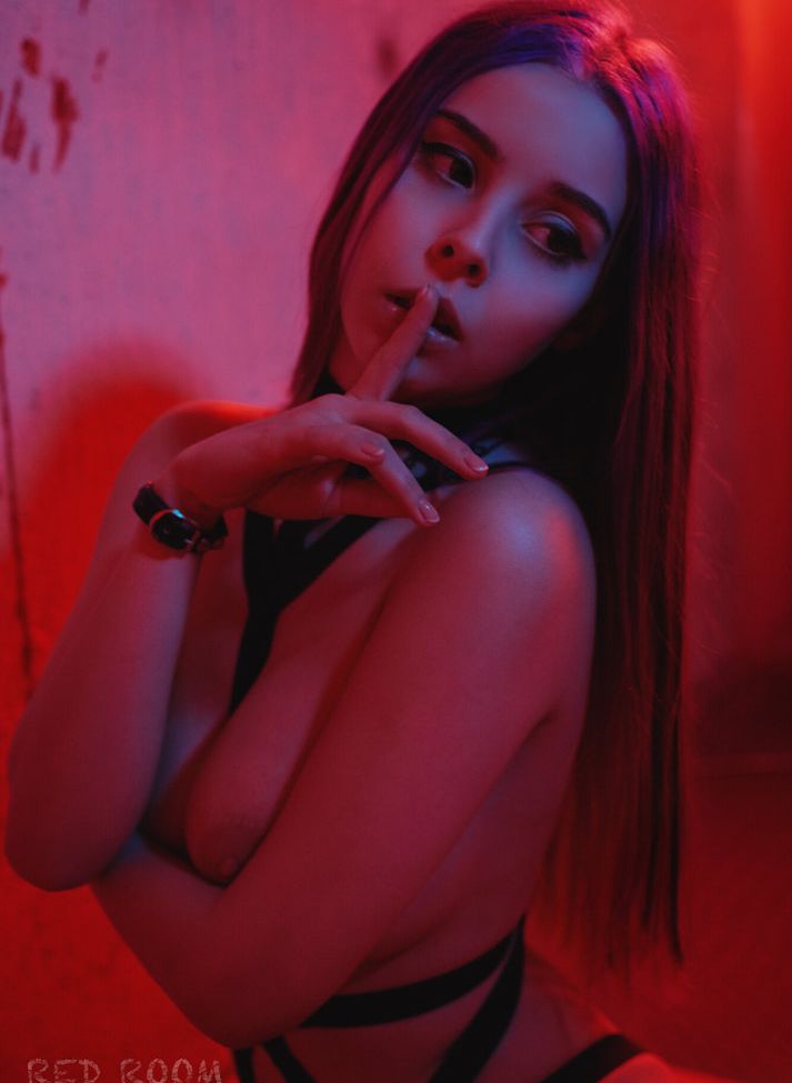 Disharmonica desnuda #107567532