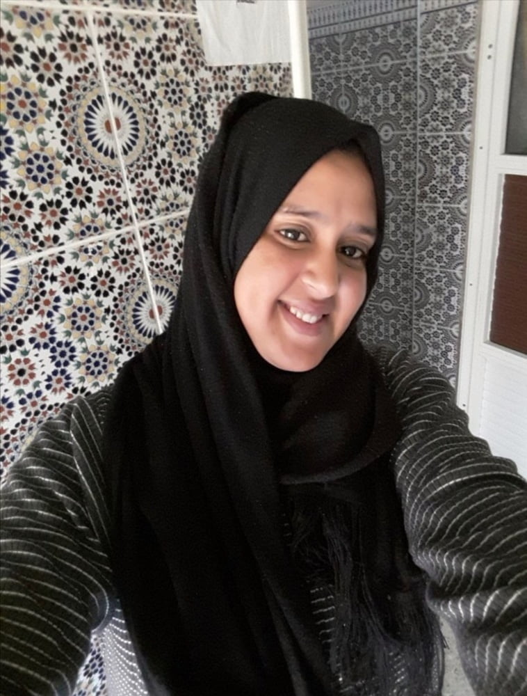 Arabische reife Hijab-Hure große Brüste & großer Arsch Schlampe Milf
 #81704222