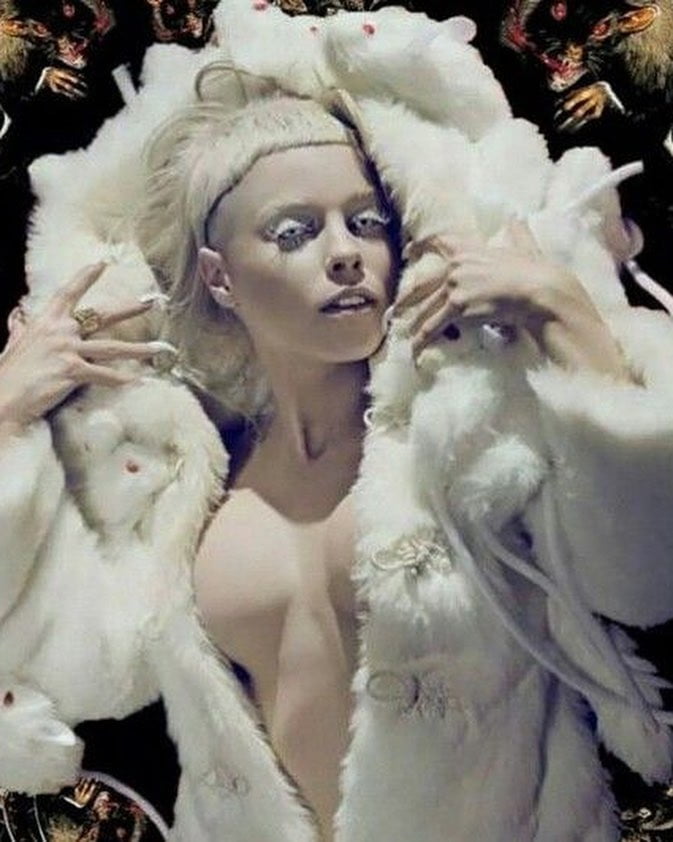 Yolandi visser carino
 #79794633