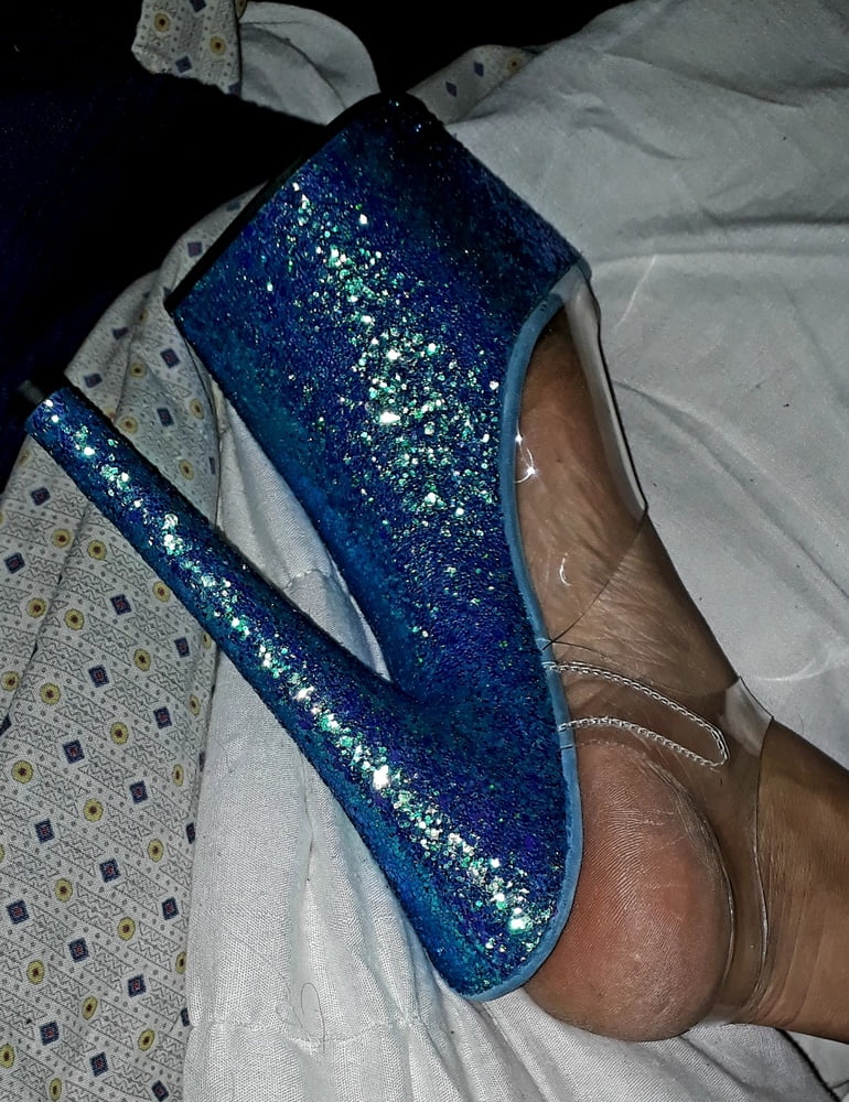 MILF in sexy heels #92770896