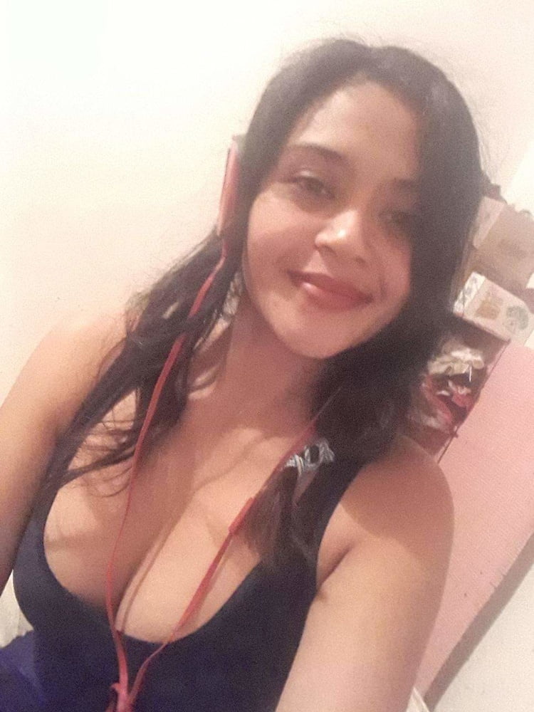 Morena deliciosa #93341374