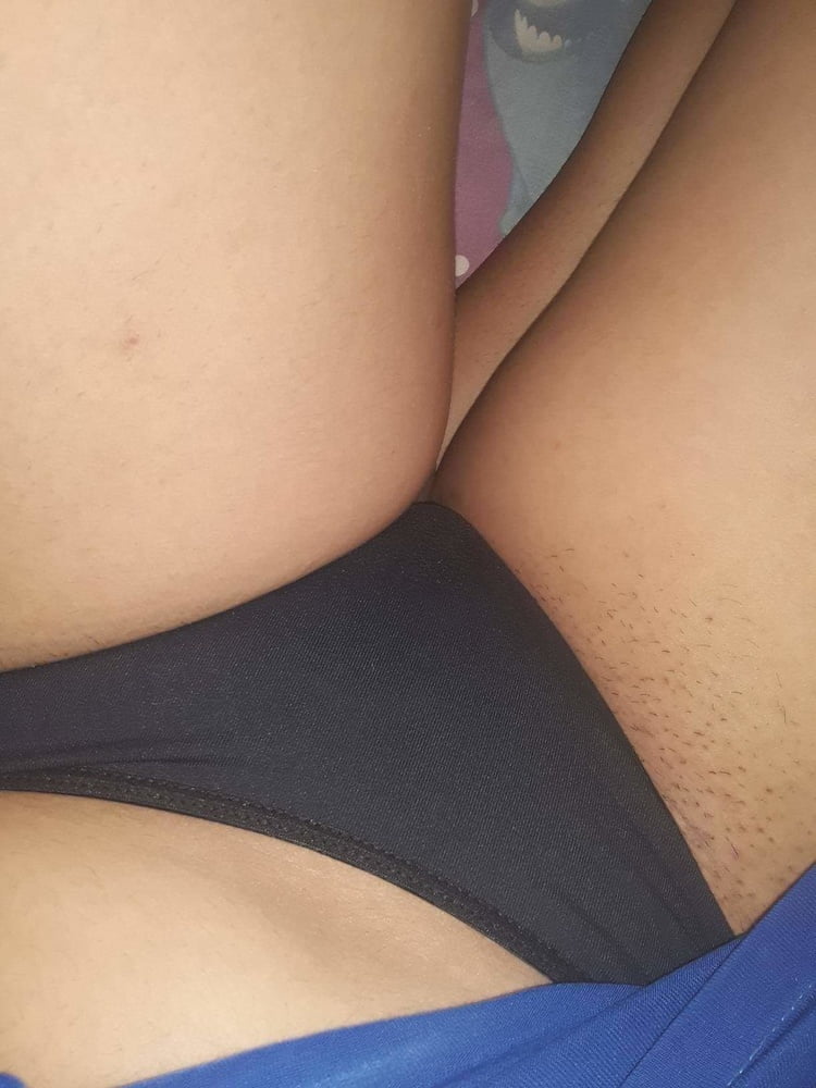 Morena deliciosa #93341376
