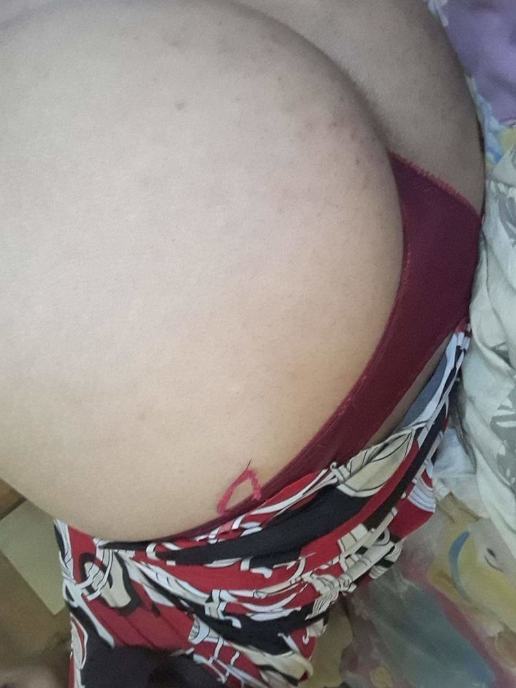 Morena deliciosa #93341400