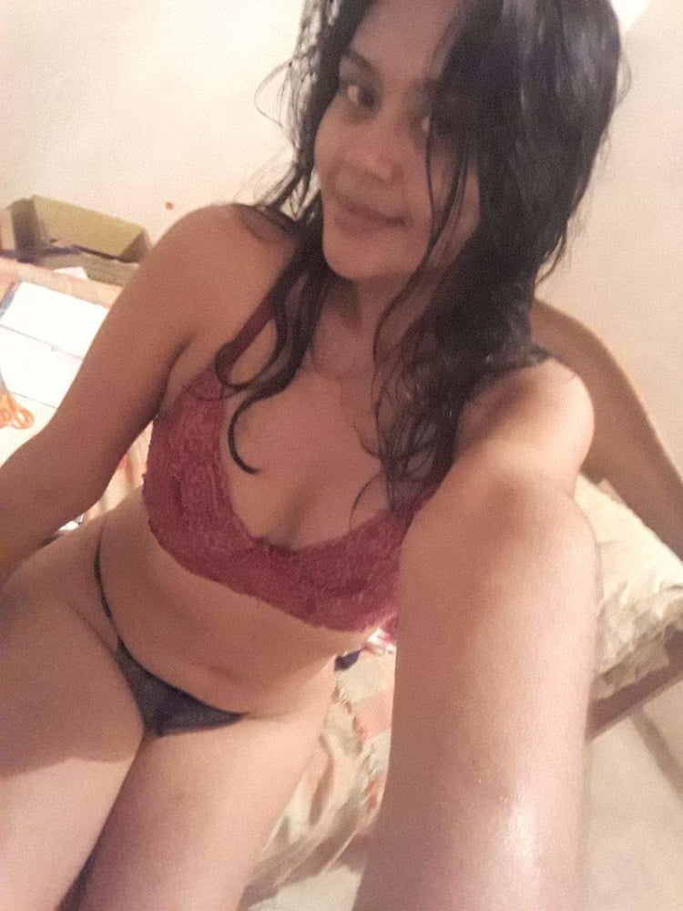 Morena deliciosa #93341405