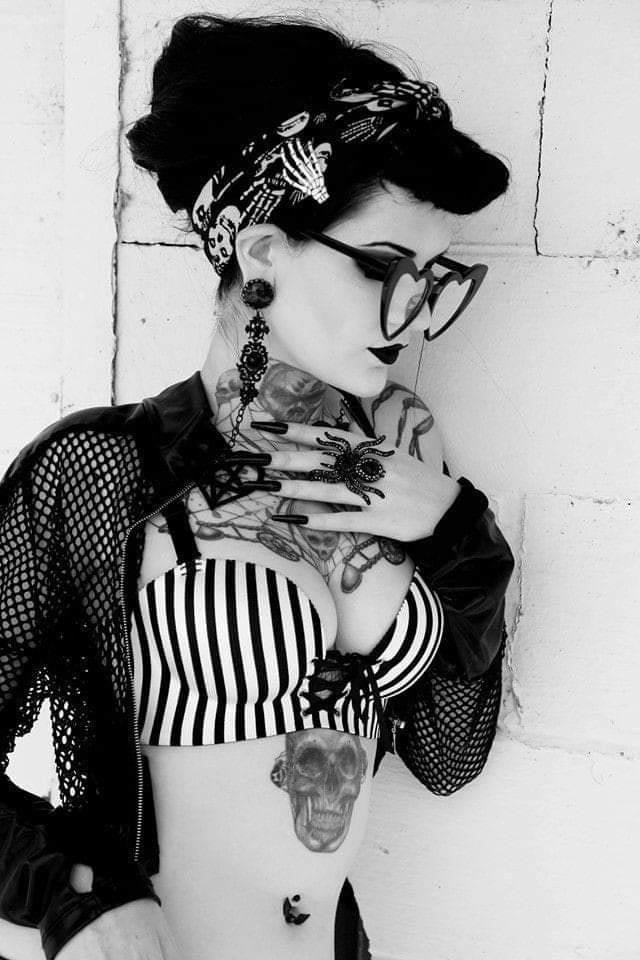 Varios hottness
 #94051099