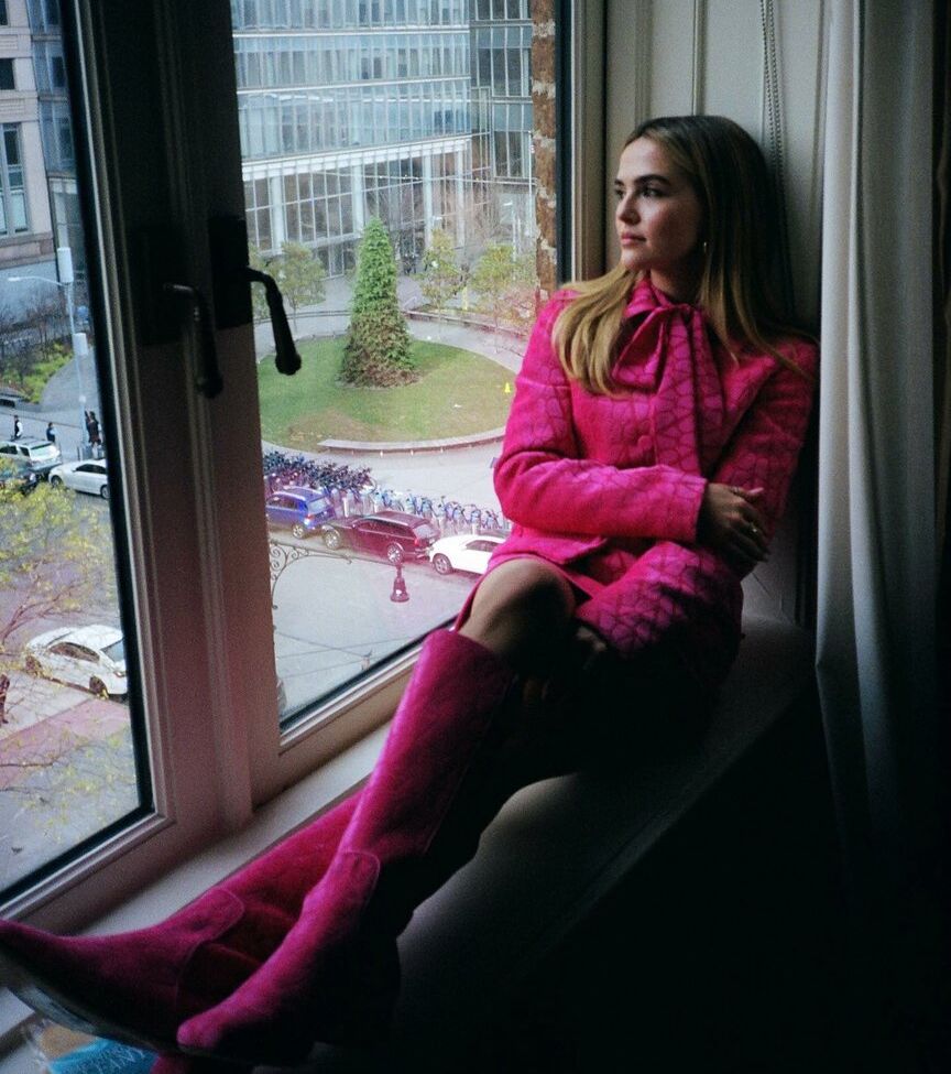Zoey Deutch nude #109005461