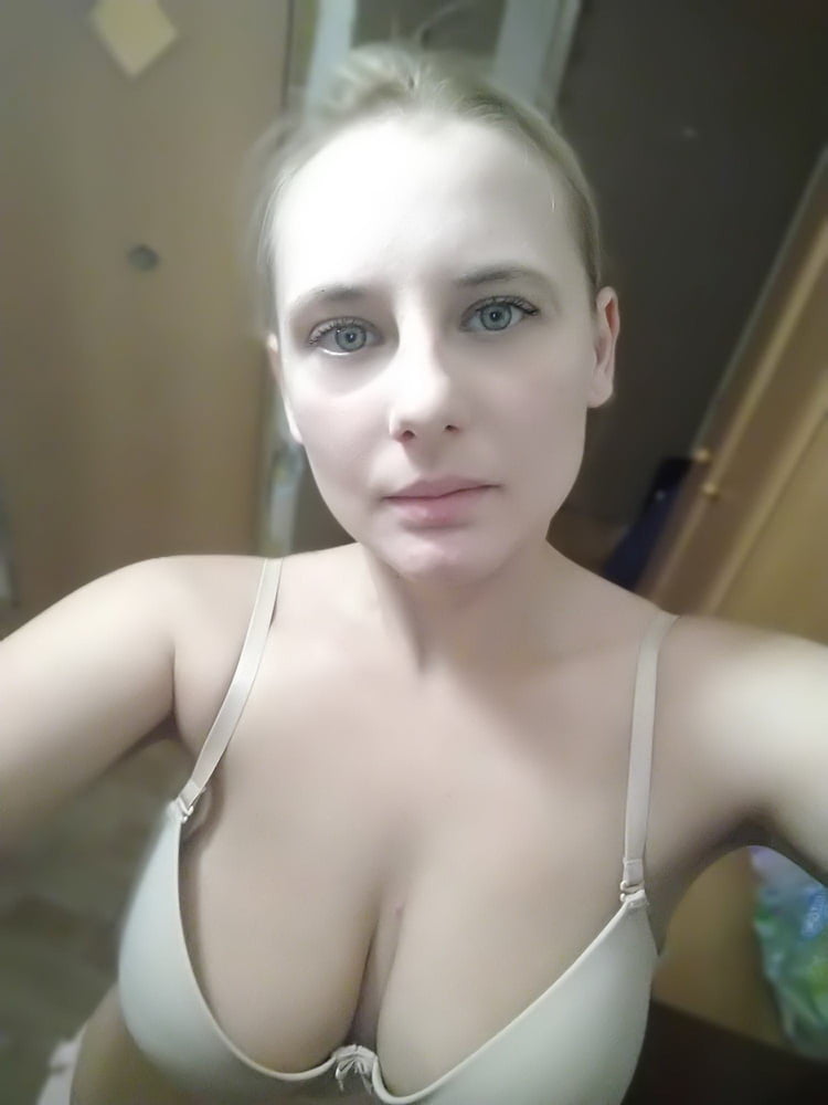 Busty tschechische dumme Schlampe blonde Mama Milf ausgesetzt Masse favs Schwein
 #97847976