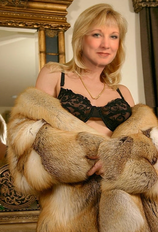 woman in fur coat 25 #96173671